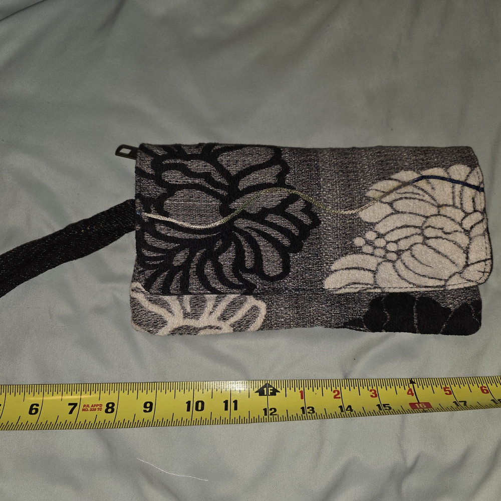 Elegant Floral Women's Clutch